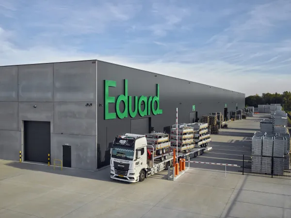 Eduards Trailer Factory